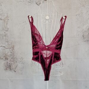 Seven 'til Midnight Burgundy Lace Velvet Bodysuit Womens Size S